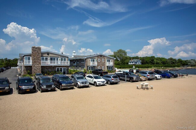 Building Photo - 333 Candee Ave