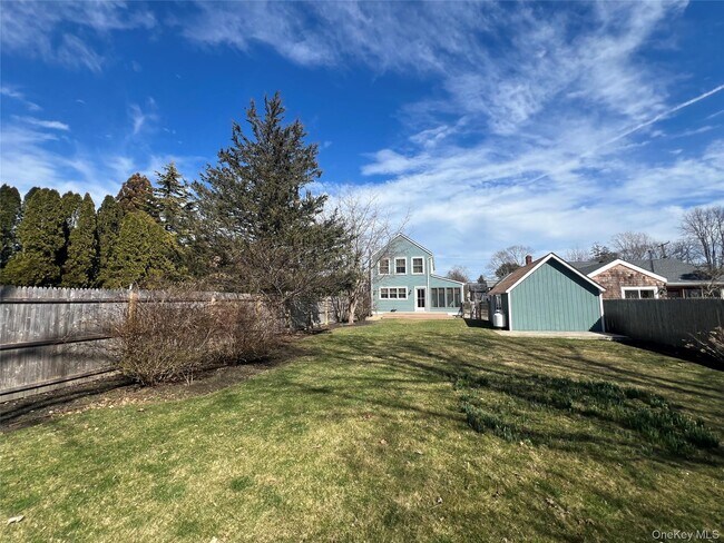 Building Photo - 237 6th St