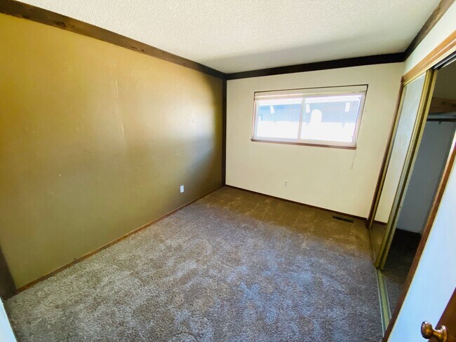 Building Photo - 3 bed 3 bath house for rent in the Tahoe Keys