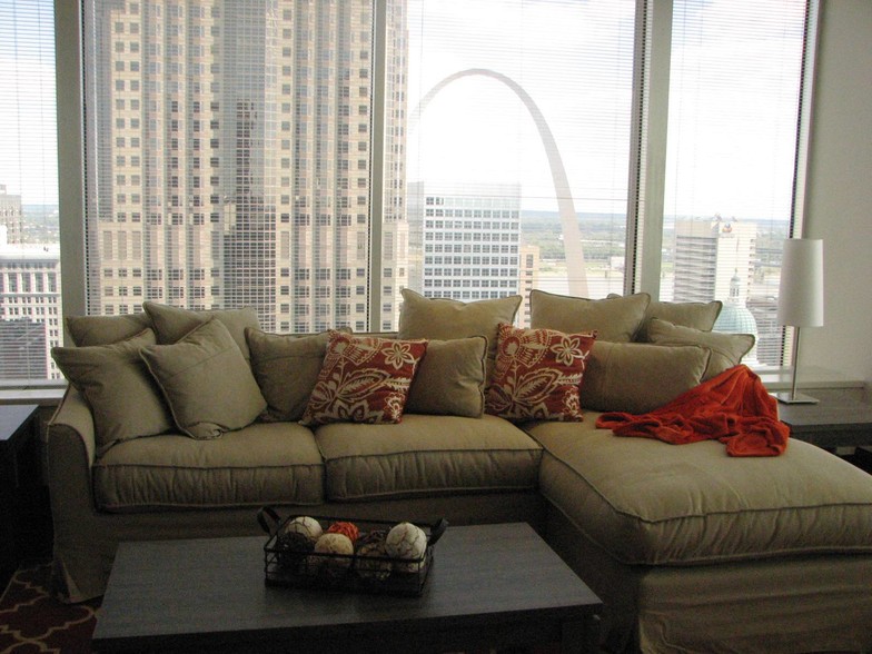 Gateway Arch Views - Gallery 720 Olive Luxury Apartments