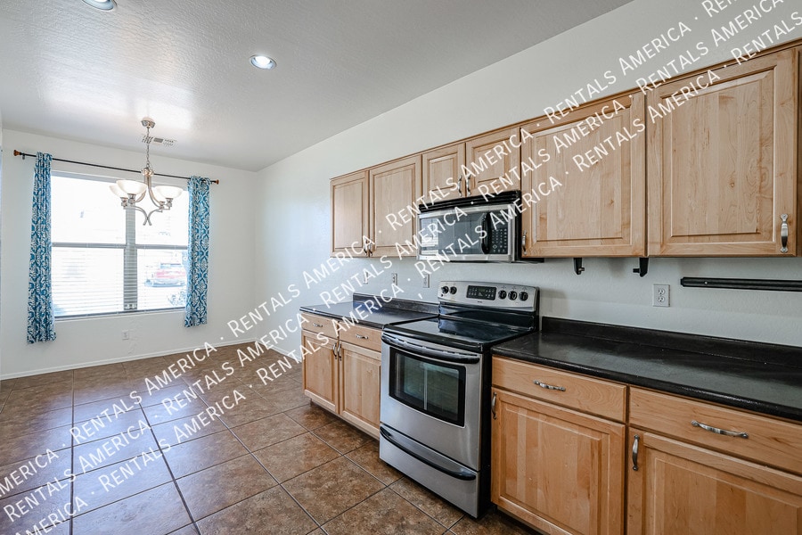 Building Photo - 4635 W Burgess Ln