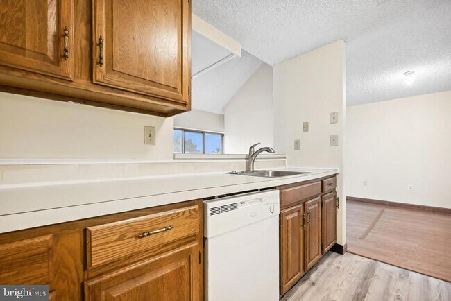 Building Photo - 1607 Aspen Dr