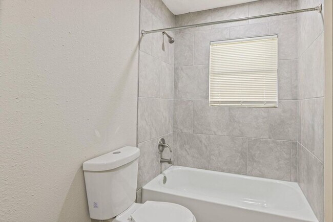 Building Photo - 3 bedroom - 2 bath. New paint, new plumbing and lighting fixtures, new bath vanities, new floorin...