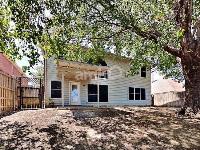 Building Photo - 828 Norfolk Dr