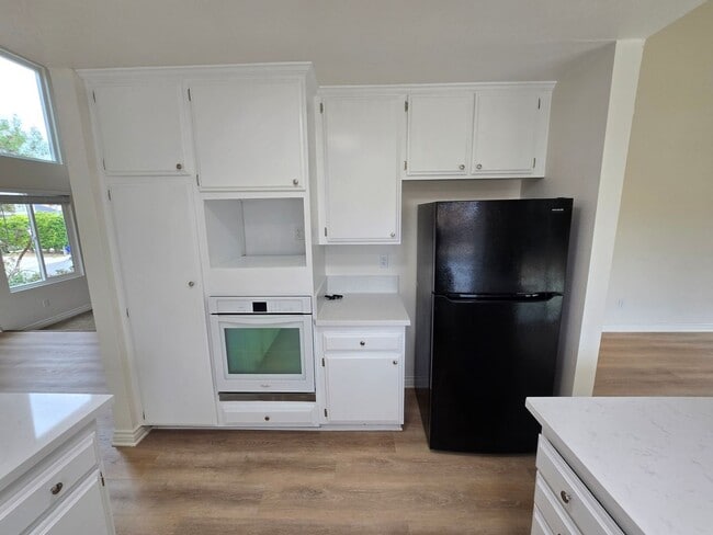 Building Photo - Rancho Penasquitos 2-story. 4 br., 3 ba.