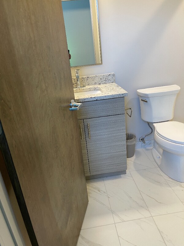 Building Photo - 1417 W9th St