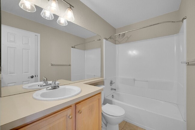 Building Photo - $2,800.00- 3-bed, 3.5 bath Townhome with Finished Basement and Fireplace in Broomfield!