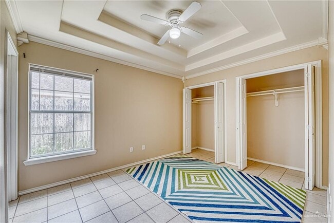 Building Photo - 12 W Sarah Evans St