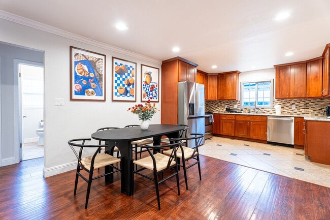 Building Photo - 1004 Airport Blvd