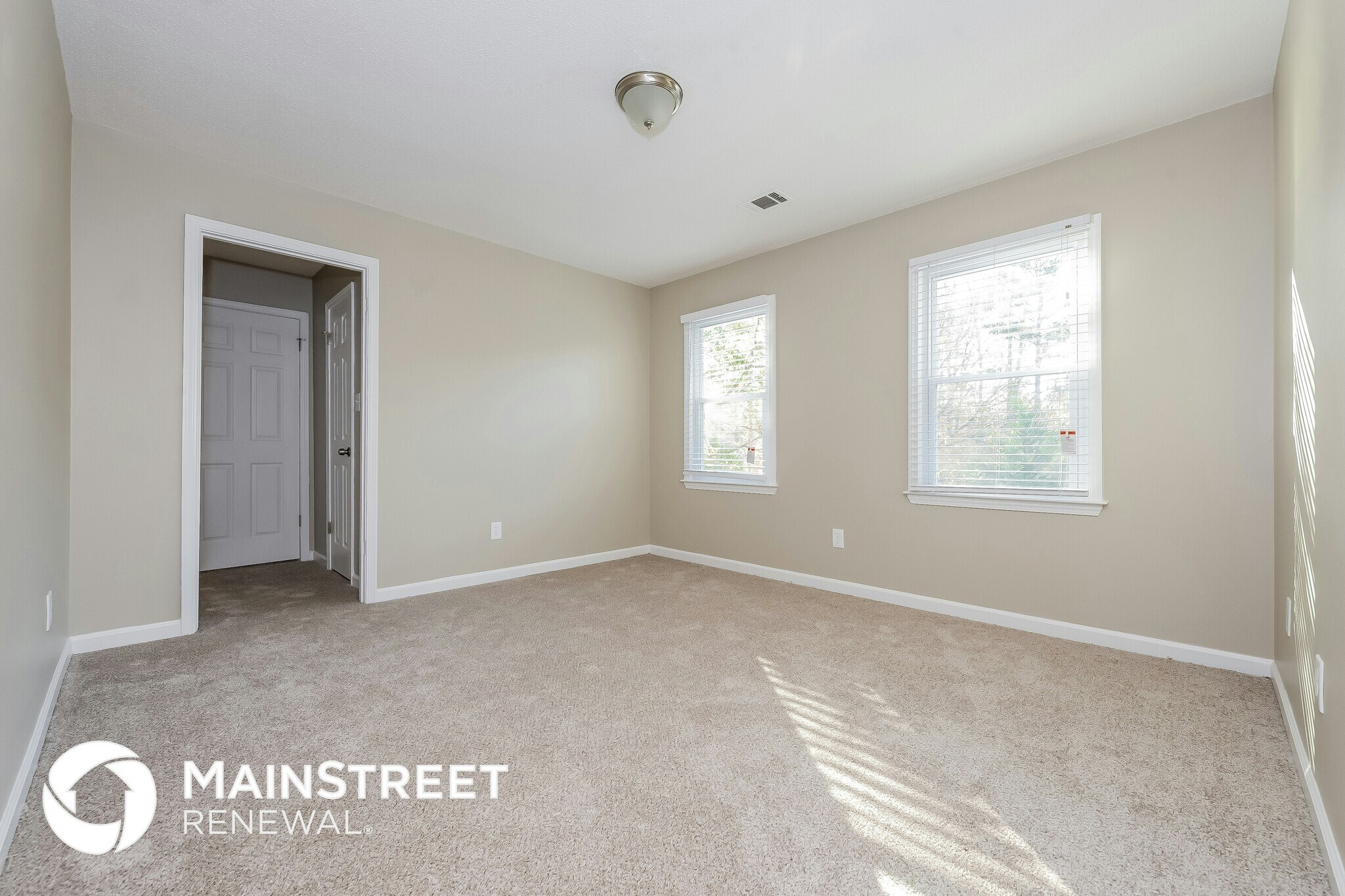 Building Photo - 65 Pine Tree Dr