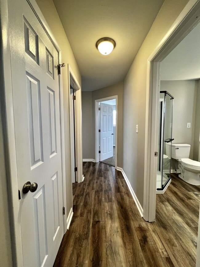 Building Photo - 105 Ambrose Dr