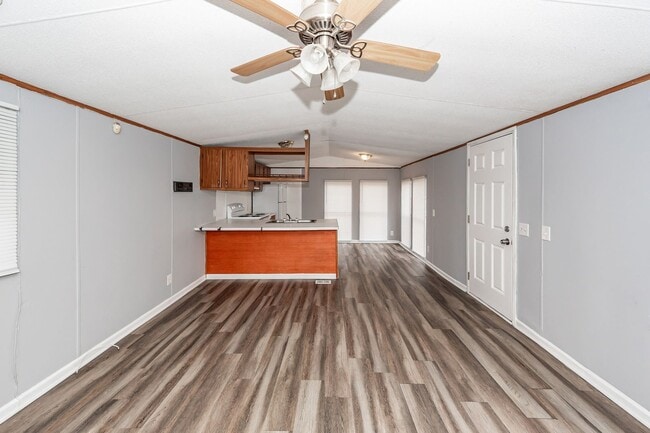 Building Photo - 2 Bedroom, 1 Bathroom Home in Charleston Farms - North Charleston