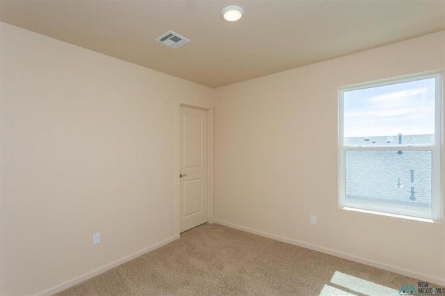 Building Photo - 8 Twin Berry Ct