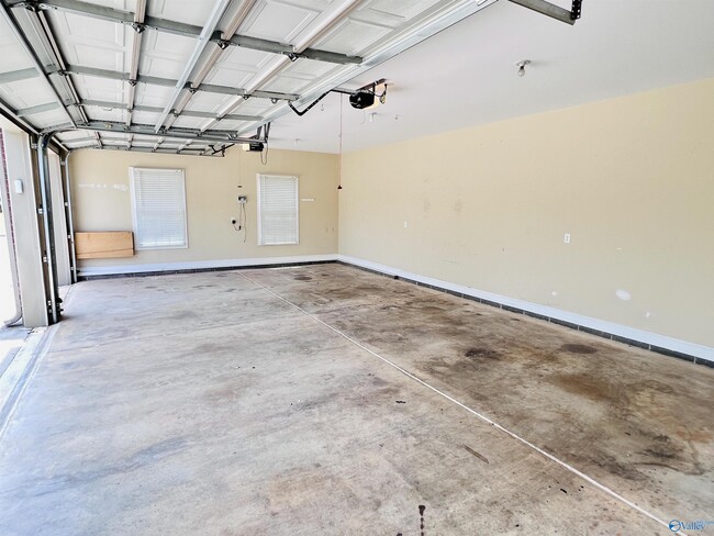 Building Photo - 104 Woodvale Dr