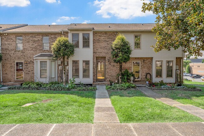 Primary Photo - 2 Bedroom Condo For Rent Near Memorial Drive!