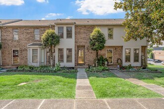 Building Photo - 2 Bedroom Condo For Rent Near Memorial Drive!