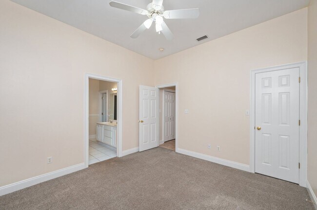 Building Photo - Lovely 3 Bedroom in the Heart of Niceville!