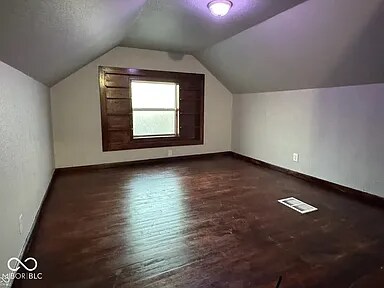 Building Photo - 1604 W 11th St