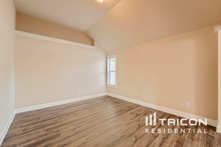 Building Photo - 296 Prescott Dr