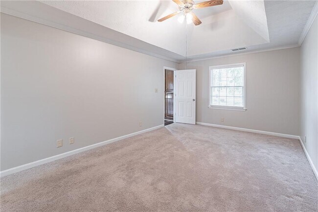 Building Photo - 736 Singley Dr