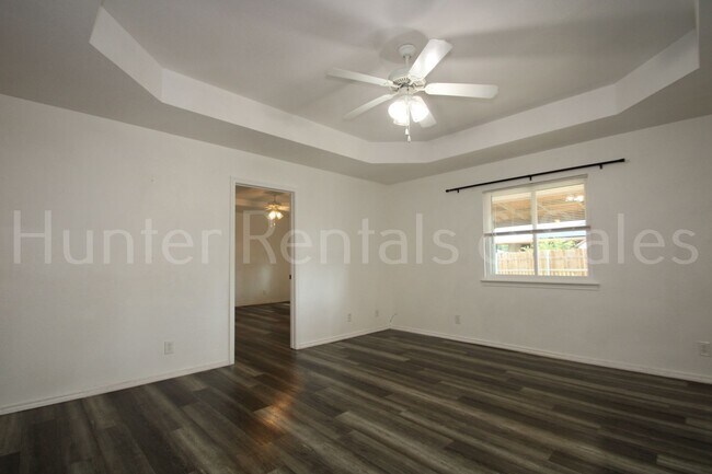 Building Photo - Charming 3-Bedroom Home Minutes from Fort ...