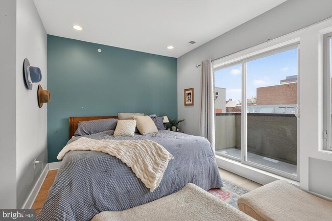 Building Photo - 151 N 2nd St