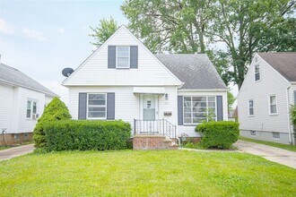Building Photo - 3 BED 1 BATH BEAUTIFUL SINGLE FAMILY HOME ...