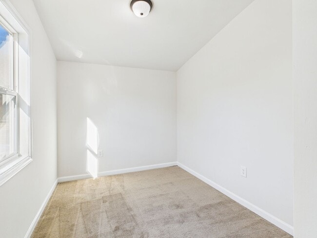 Building Photo - 6113 Ullswater Ave