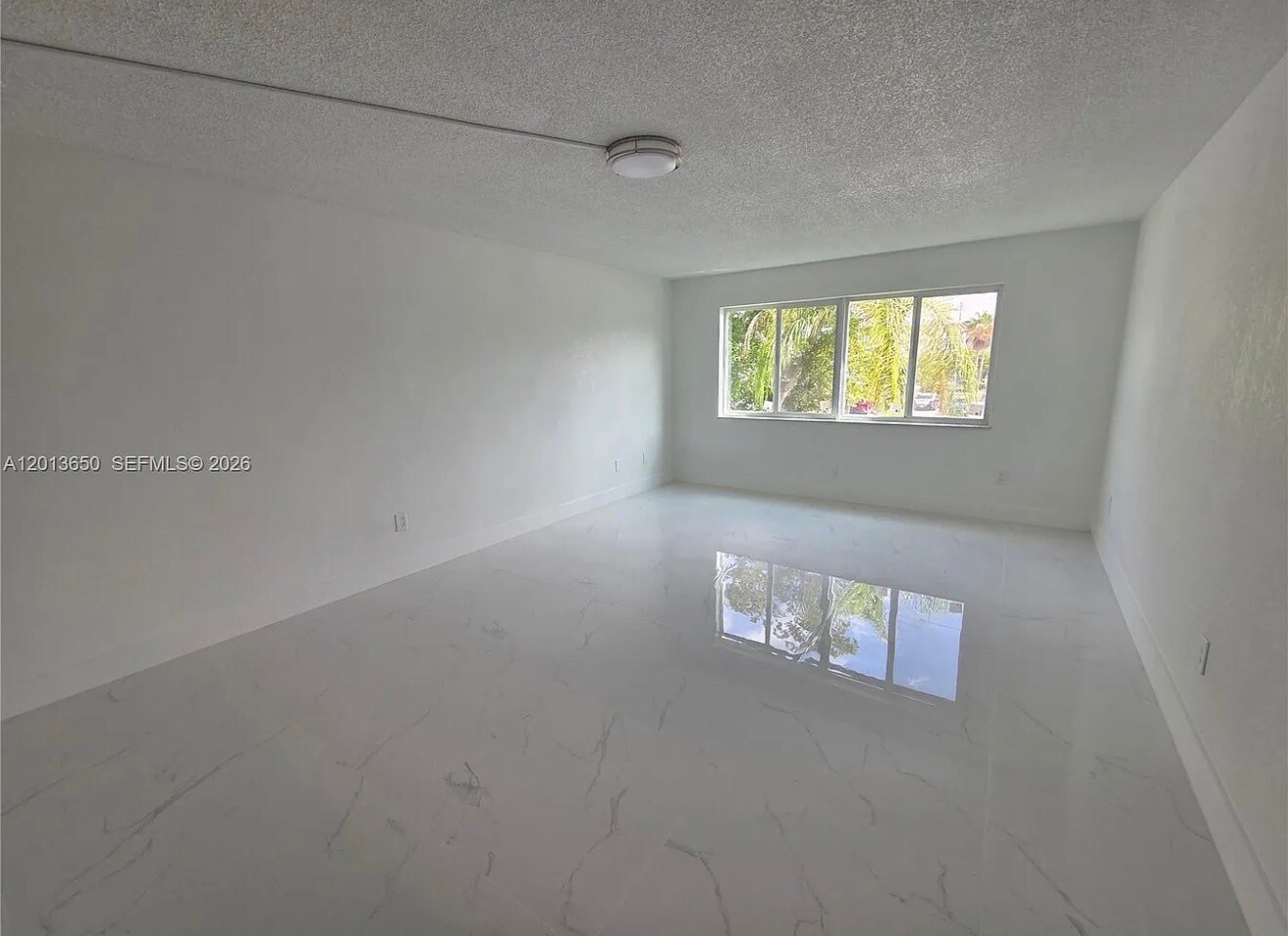 Building Photo - 14830 Naranja Lakes Blvd