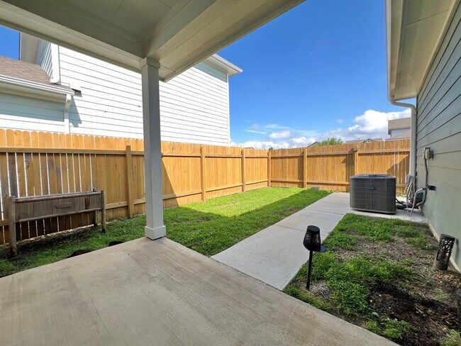 Building Photo - 1841 Harvest Knoll Ln