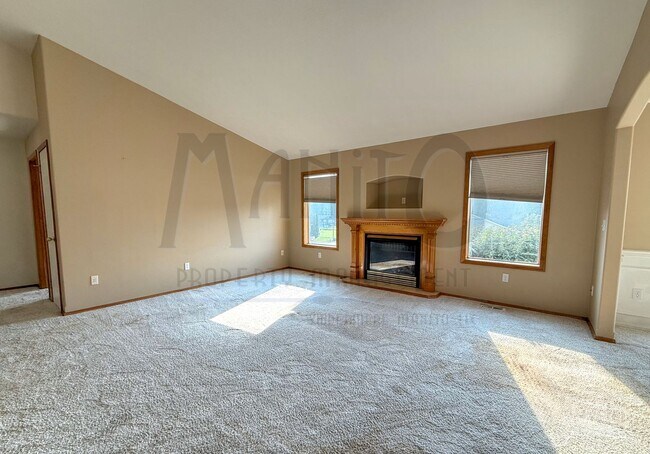 Building Photo - **MOVE-IN SPECIAL** Beautiful Private Comm...