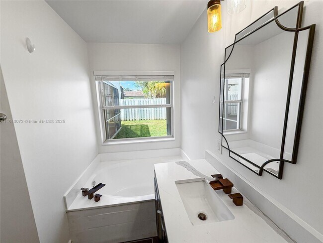Building Photo - 841 Stanton Dr