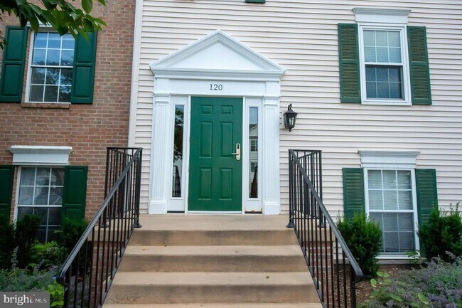 Building Photo - 120 Fort Evans Rd SE