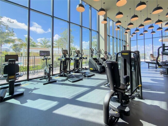 Building Photo - 580 72nd St