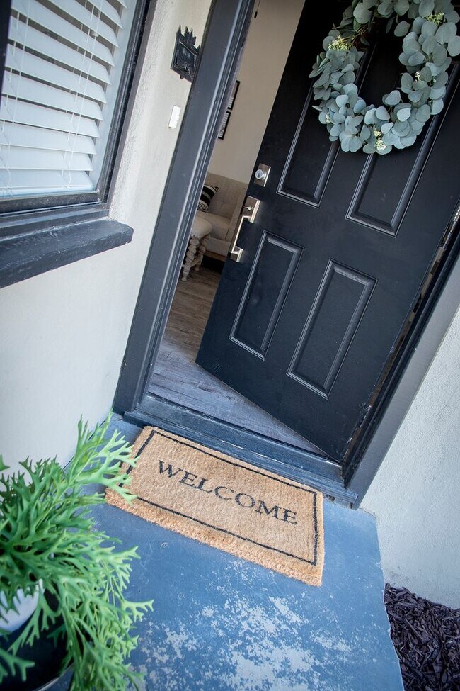 Darling 2 bedroom 1 Bath Exeter Charmer 302 N B St Exeter CA 93221