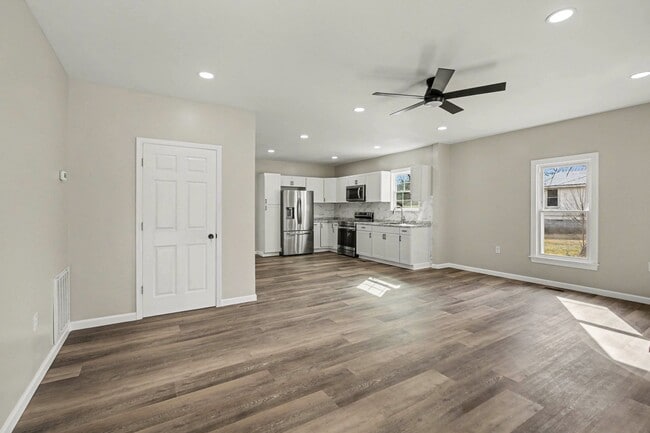 Building Photo - 1144 Front St