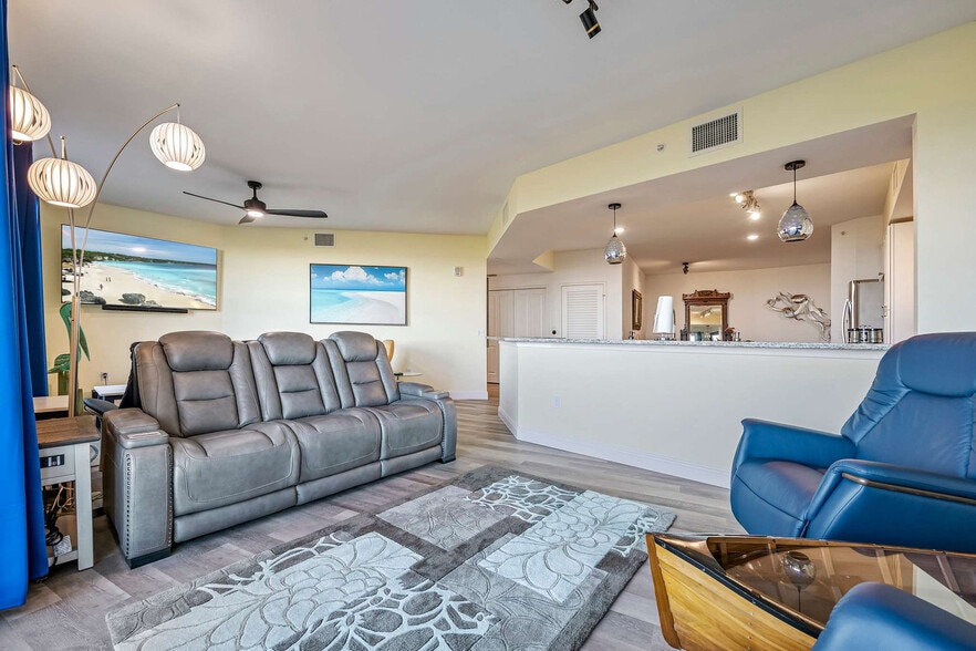 Building Photo - 605 Kemp St