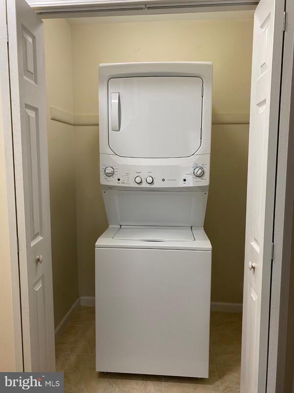 Building Photo - 5152 Cottonwood Ct