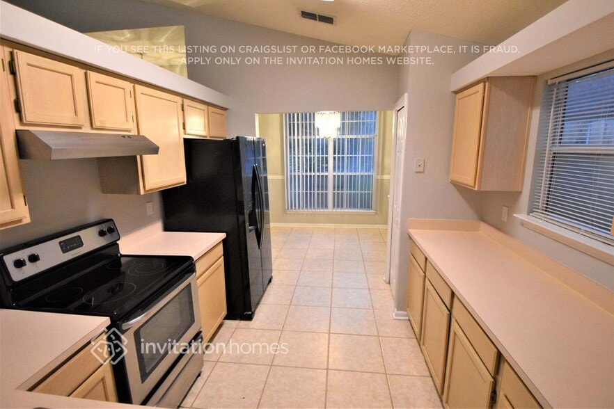 Building Photo - 12258 Sutton Estates Cir W