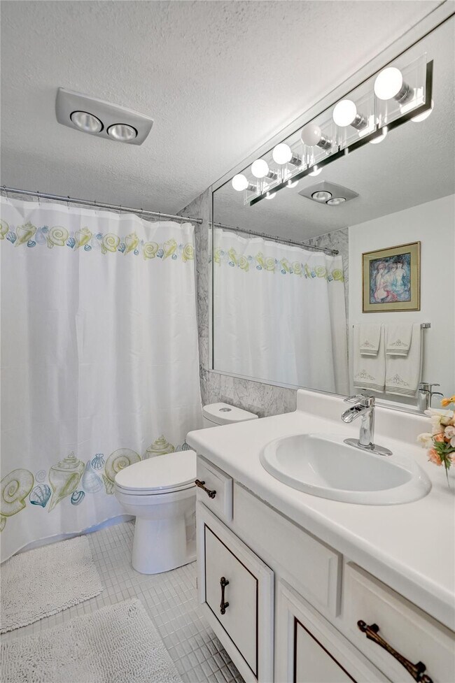 Building Photo - 2121 N Ocean Blvd