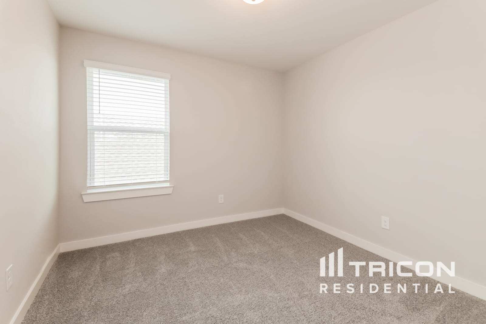 Building Photo - 2549 Dulaney Dr