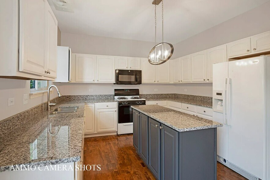 Building Photo - 546 Declaration Ln
