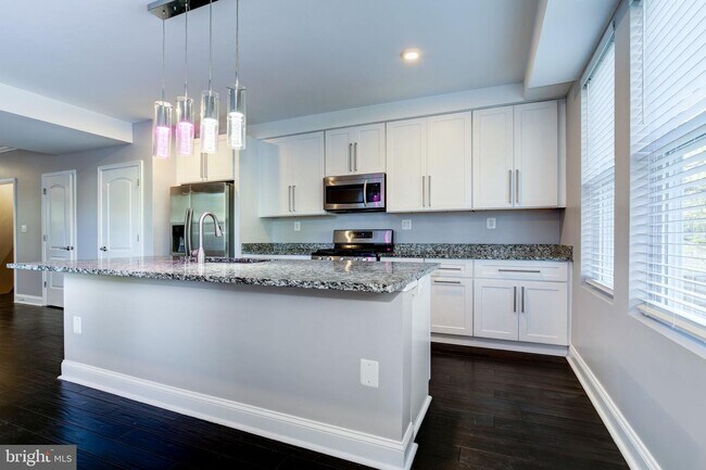 Building Photo - 4209 JENIFER St NW