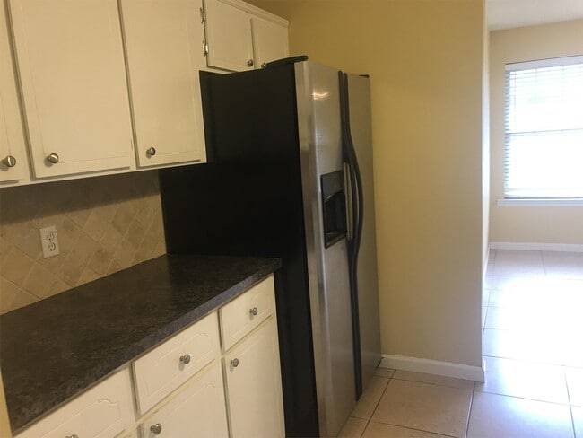 Building Photo - 886 Darrow Ln