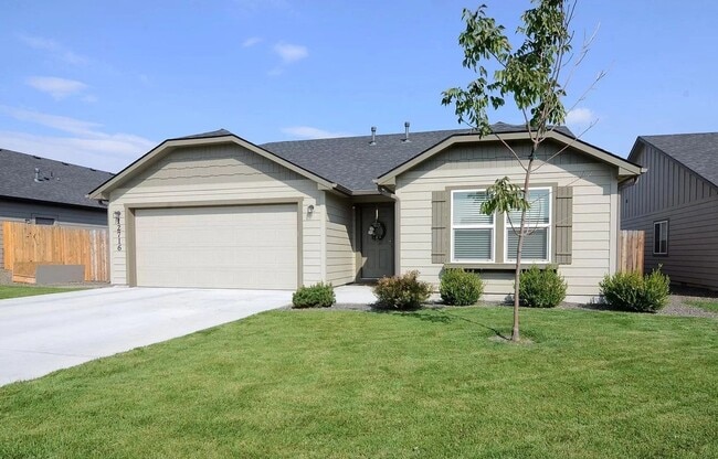 Primary Photo - Move-In Special! Awesome Caldwell 3 bed, 2...