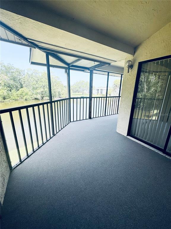 Building Photo - 328 Woodlake Wynde