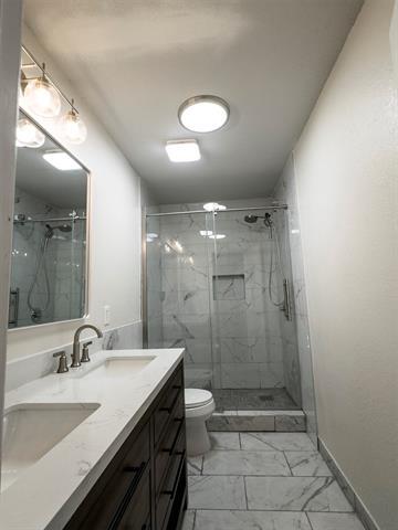 Building Photo - 149 E Marguerita Dr