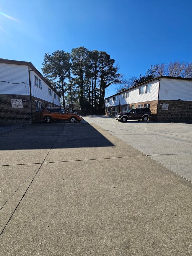 Building Photo - Cute One Bedroom in Norview Heights
