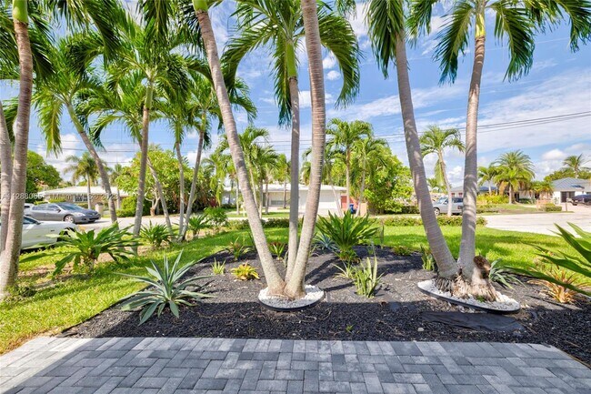 Building Photo - 2742 SE 11th St