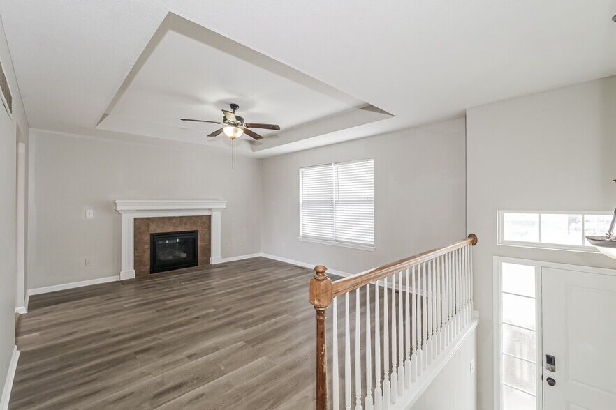 Building Photo - 708 Fall Creek Dr